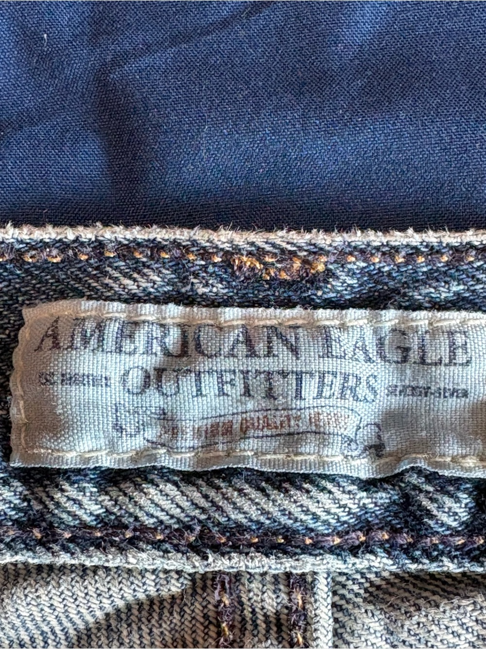 VTG American Eagle Favorite Fit Low Rise Flare Jeans Sz 6 Regular Y2K - Picture 2 of 10